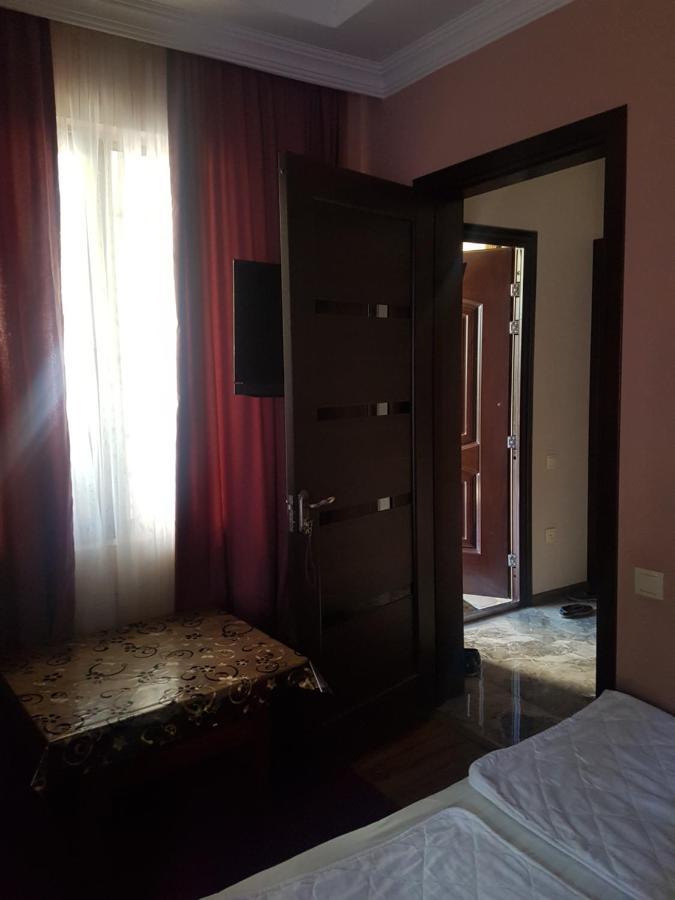 Guest House 2 Floor Batumi Eksteriør bilde