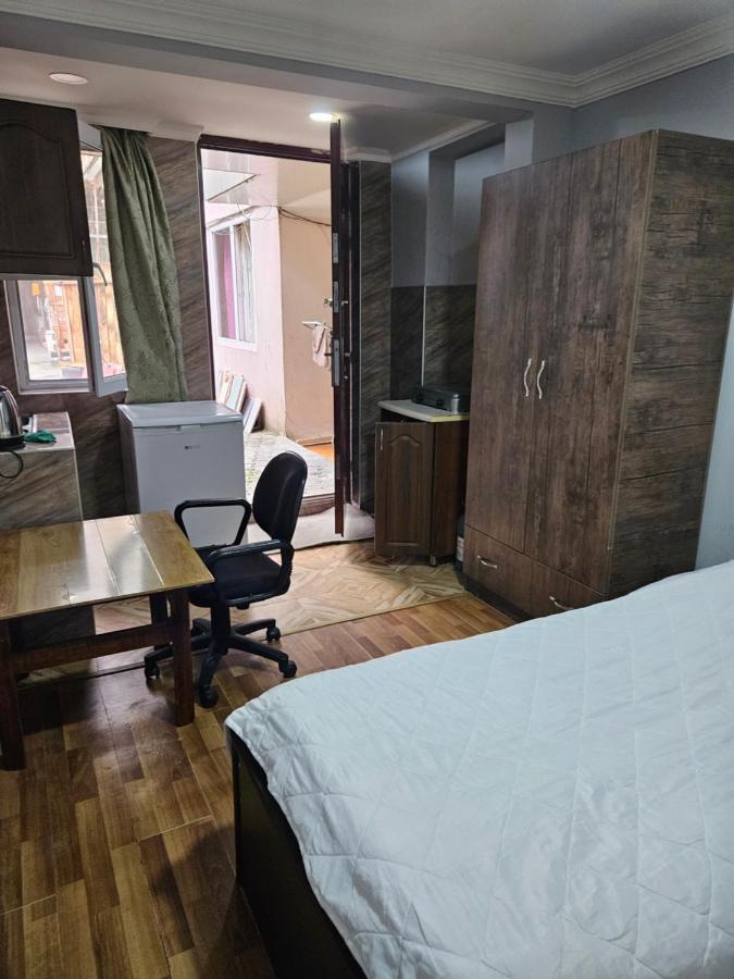 Guest House 2 Floor Batumi Eksteriør bilde