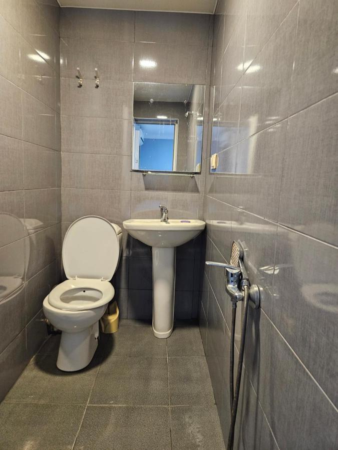 Guest House 2 Floor Batumi Eksteriør bilde